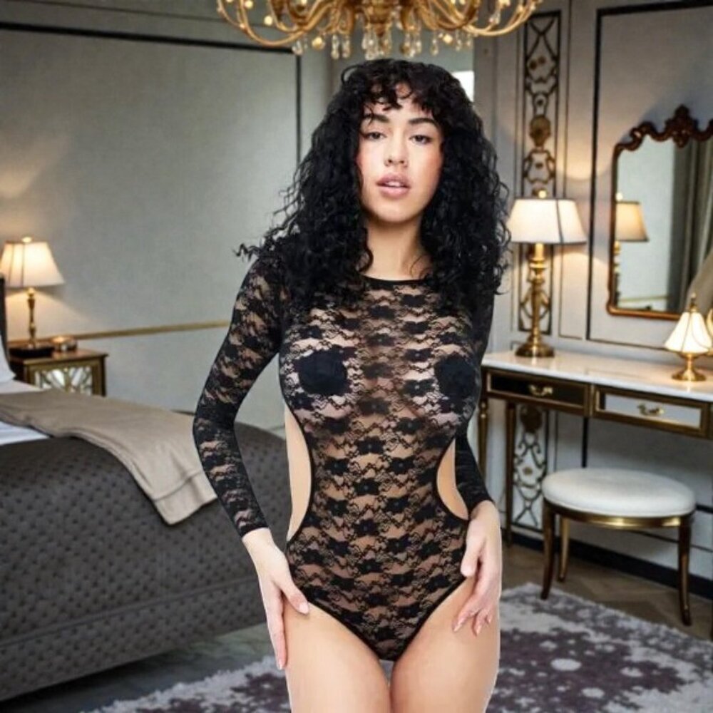 Frederick’s of Hollywood Margarita Floral Lace Long Sleeve Teddy NWT